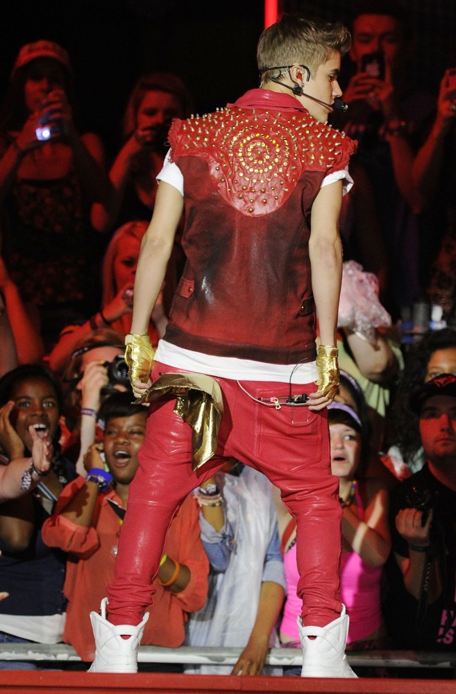Justin Bieber;<br>2012 MuchMusic Video Awards - Show