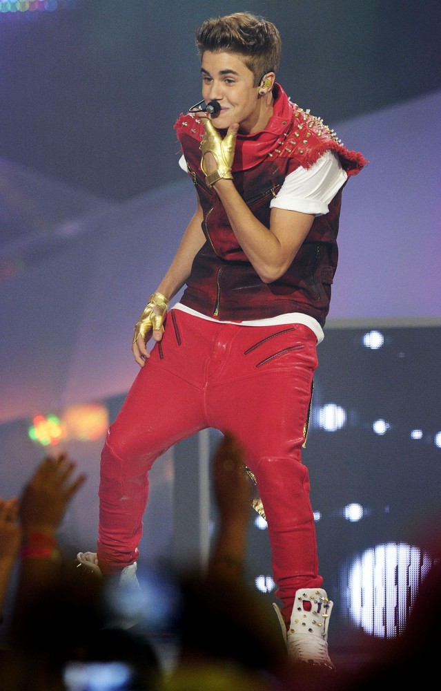 Justin Bieber;<br>2012 MuchMusic Video Awards - Show