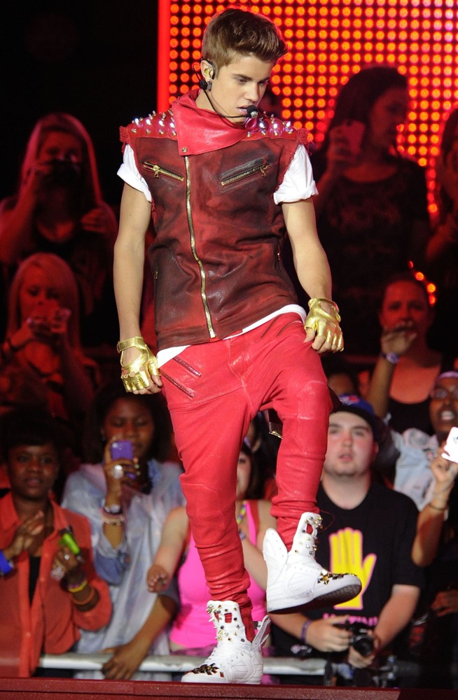 Justin Bieber;<br>2012 MuchMusic Video Awards - Show