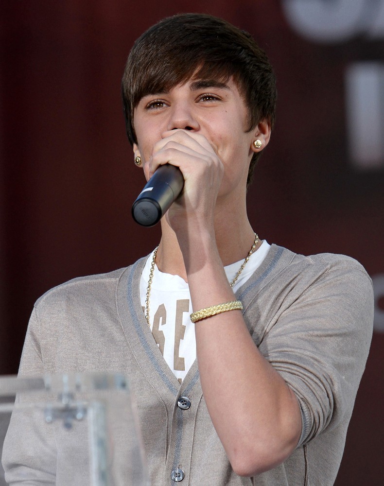 Justin Bieber;<br>Michael Jackson's Family and Children Immortalized Their Late Father in Cement