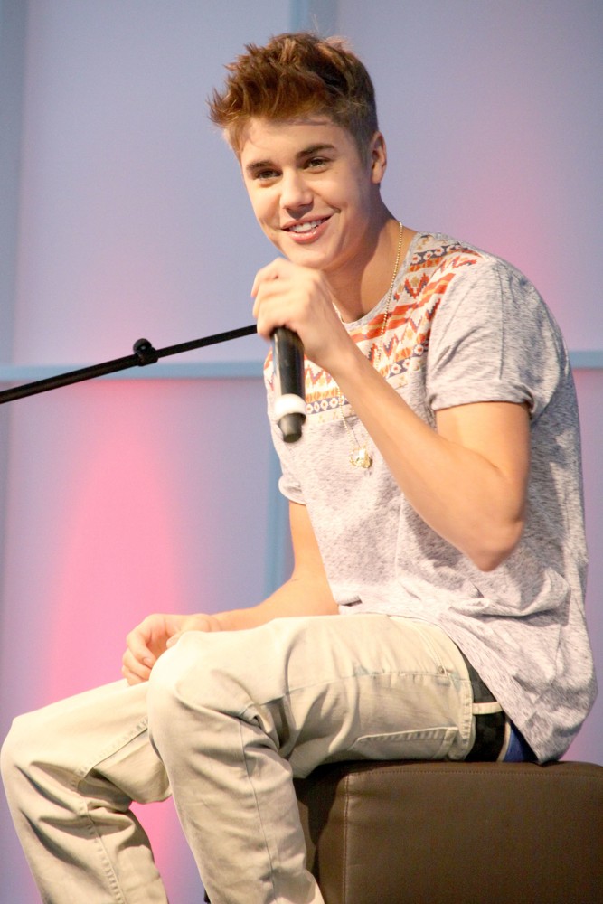 Justin Bieber;<br>Justin Bieber Performing Live at The Squaire