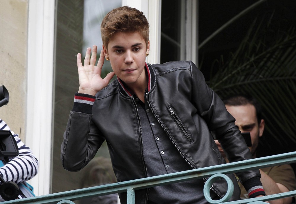 Justin Bieber;<br>Justin Bieber Performs for His Fans from The Balcony of Universal Music Headquarters