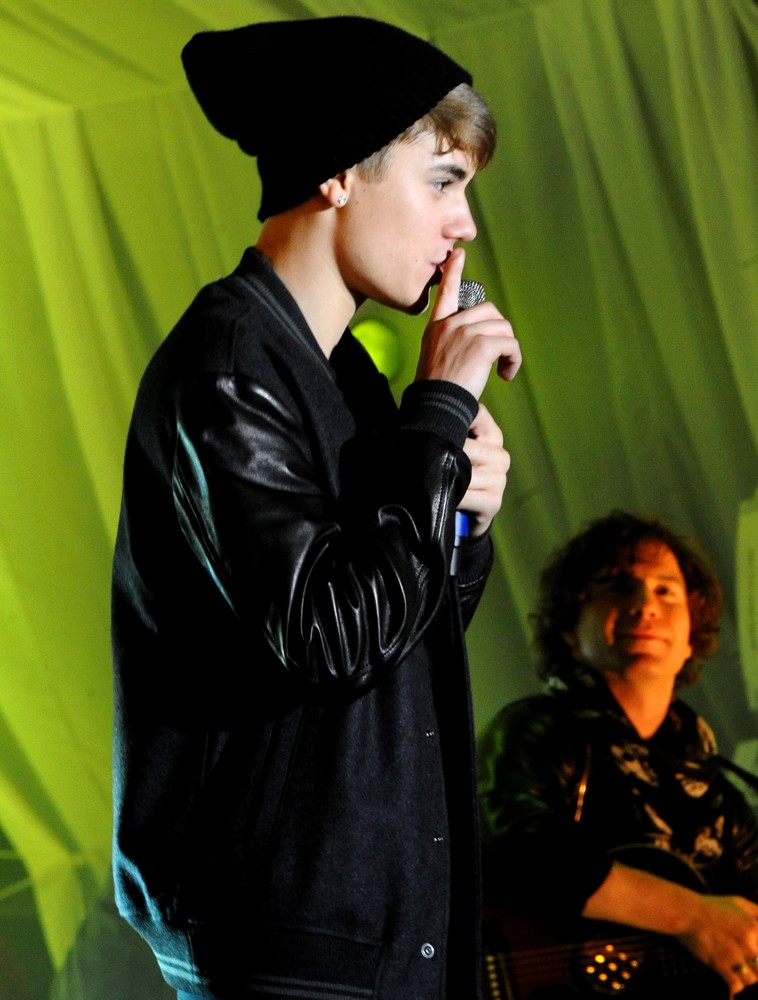 Justin Bieber;<br>Justin Bieber Performs as He Switches The Christmas Lights On