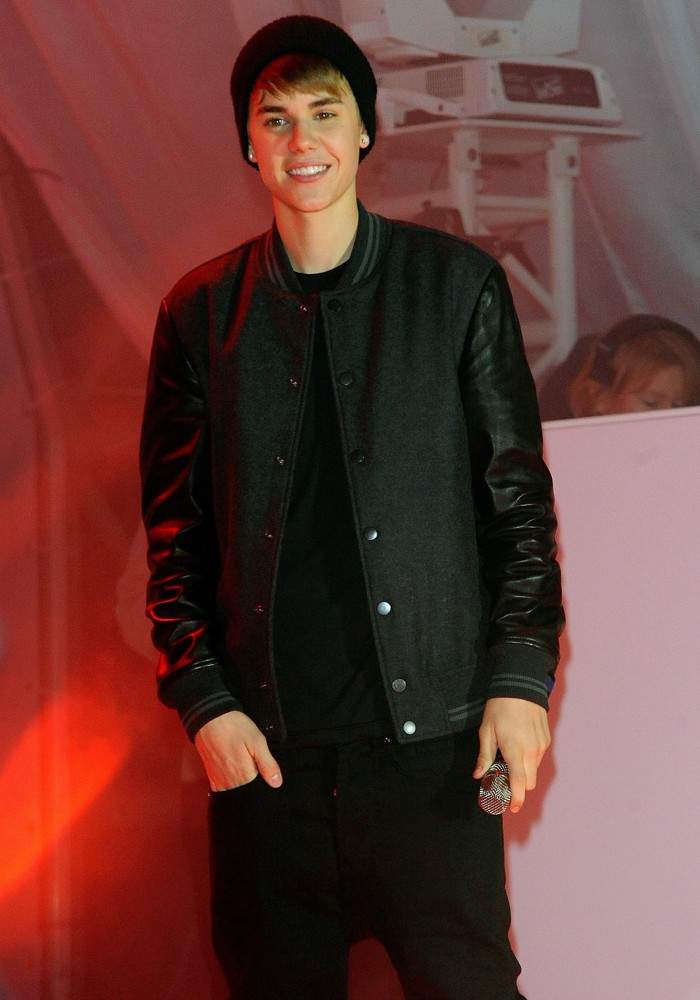 Justin Bieber;<br>Justin Bieber Performs as He Switches The Christmas Lights On