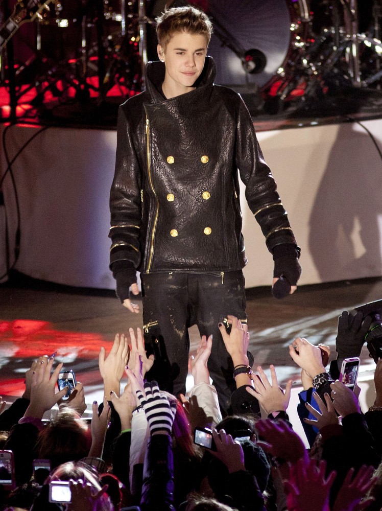 Justin Bieber;<br>Justin Bieber Performs for The Pre-Taping of The Rockefeller Center Christmas Tree Lighting Special