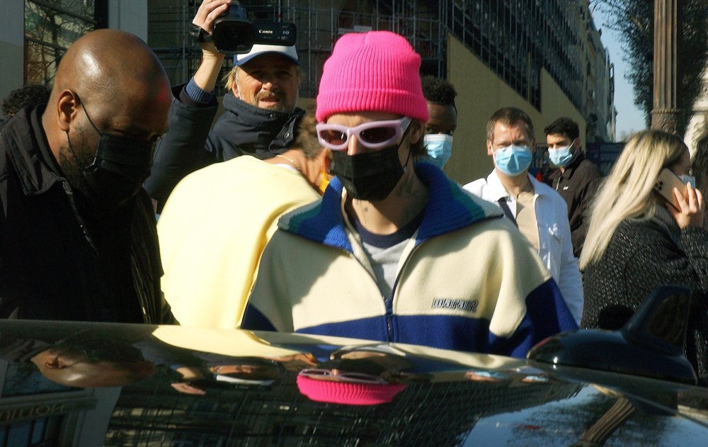 Justin Bieber Strolling in Paris