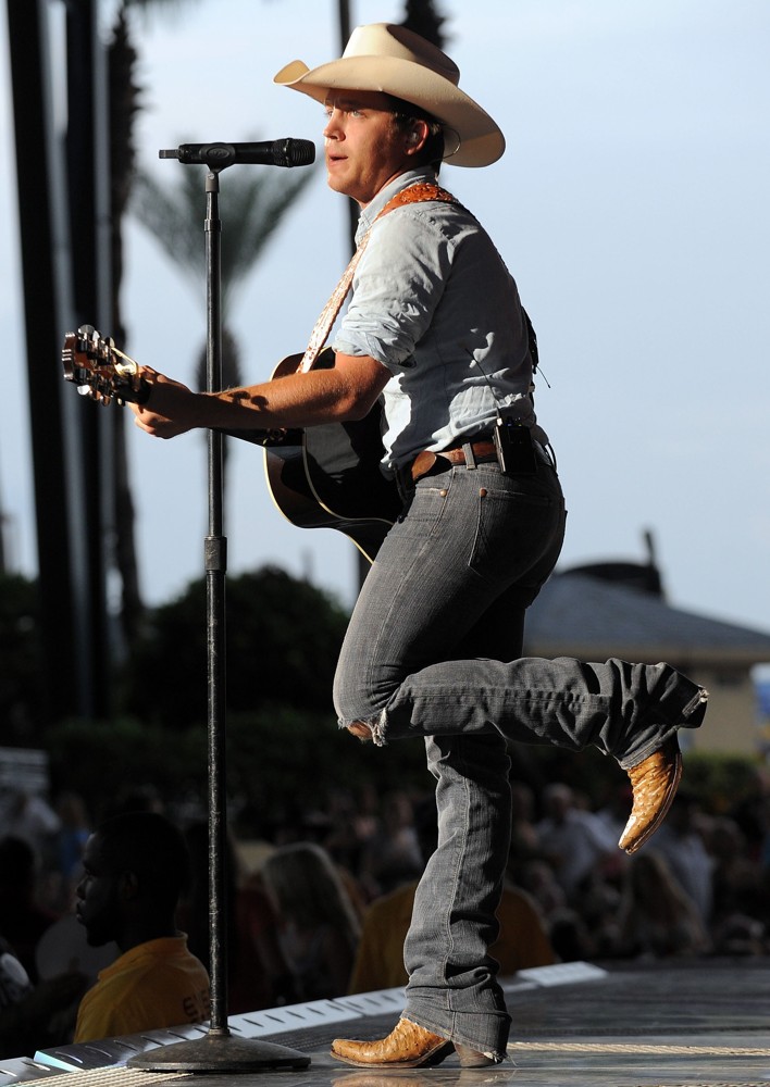 Justin Moore;<br>Justin Moore Performs During The Flatts Fest Tour