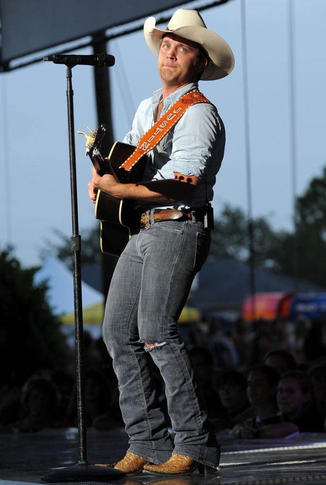 Justin Moore;<br>Justin Moore Performs During The Flatts Fest Tour