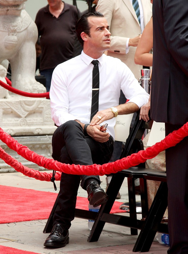 Justin Theroux;<br>Jennifer Aniston Is Honoured with A Hand and Footprint Ceremony