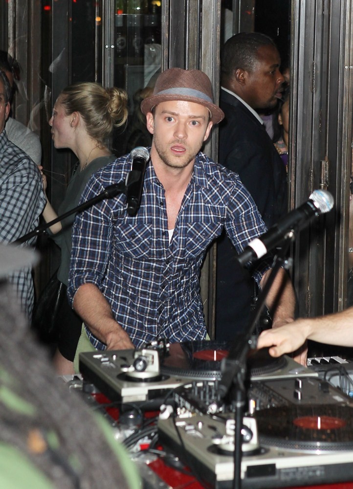 Justin Timberlake;<br>Justin Timberlake Performing with His New Band FreeSol