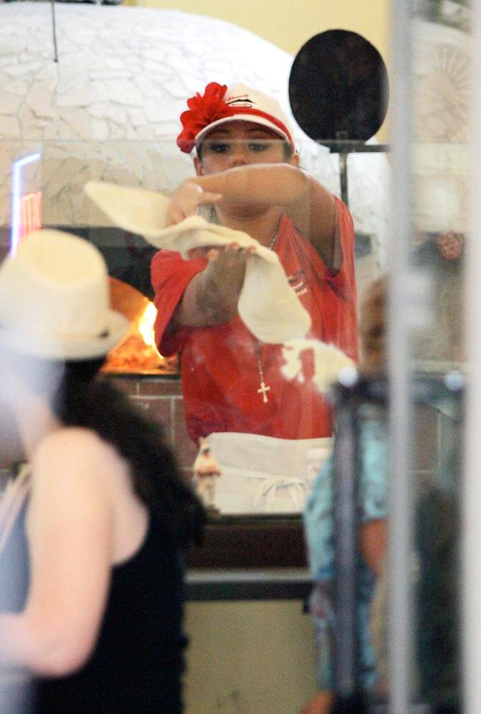 JWoww;<br>Jersey Shore Cast Members Work At a Pizza Restaurant