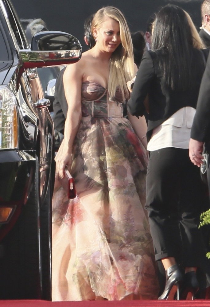 Kaley Cuoco;<br>71st Annual Golden Globe Awards - Arrivals