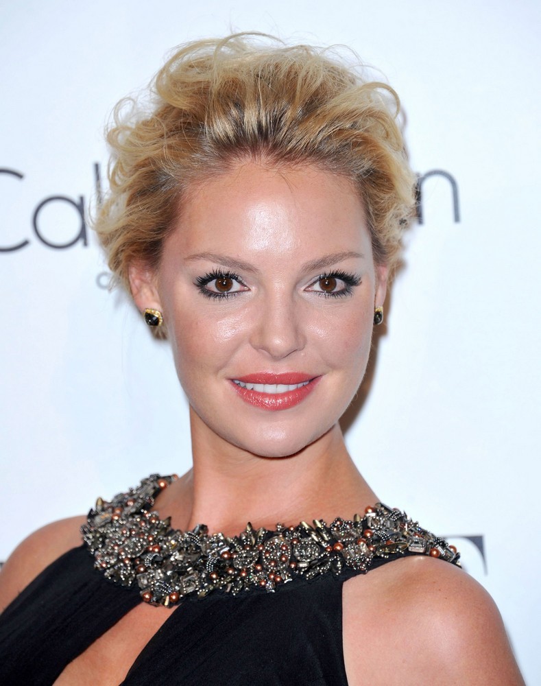 Katherine Heigl;<br>ELLE's 18th Annual Women in Hollywood Tribute - Red Carpet