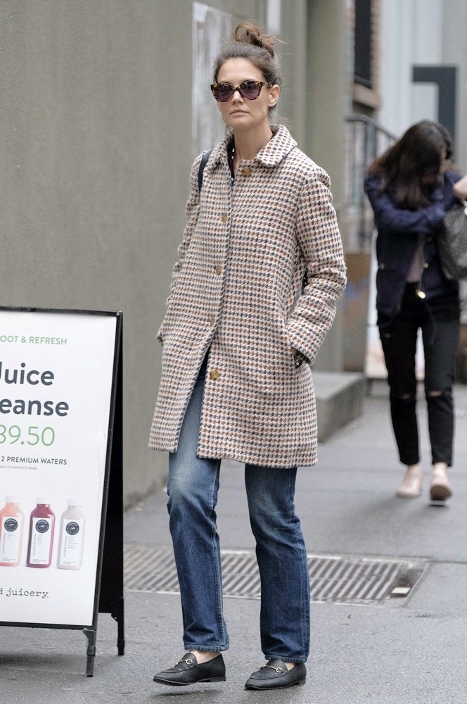 Katie Holmes;<br>Katie Holmes Shopping in Soho