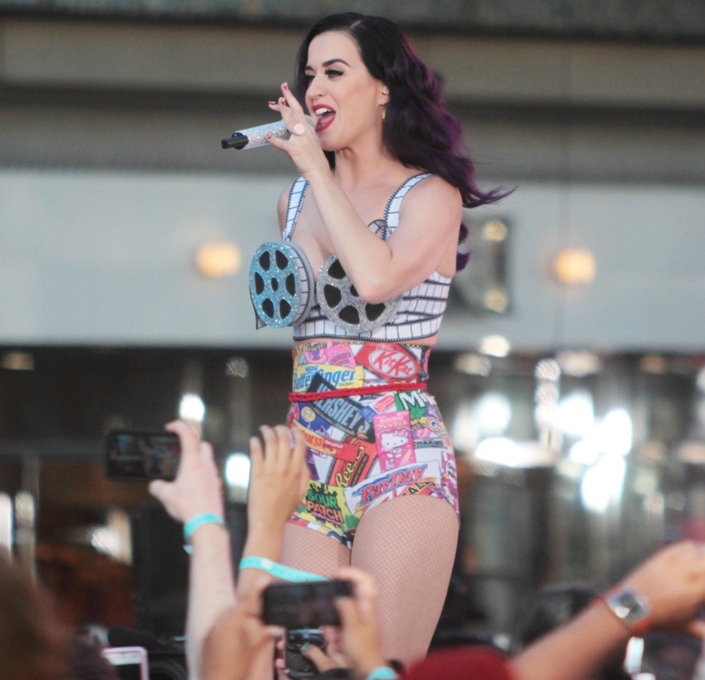 Katy Perry;<br>Katy Perry Performing Live on Hollywood Blvd Before The Premiere of Katy Perry: Part of Me