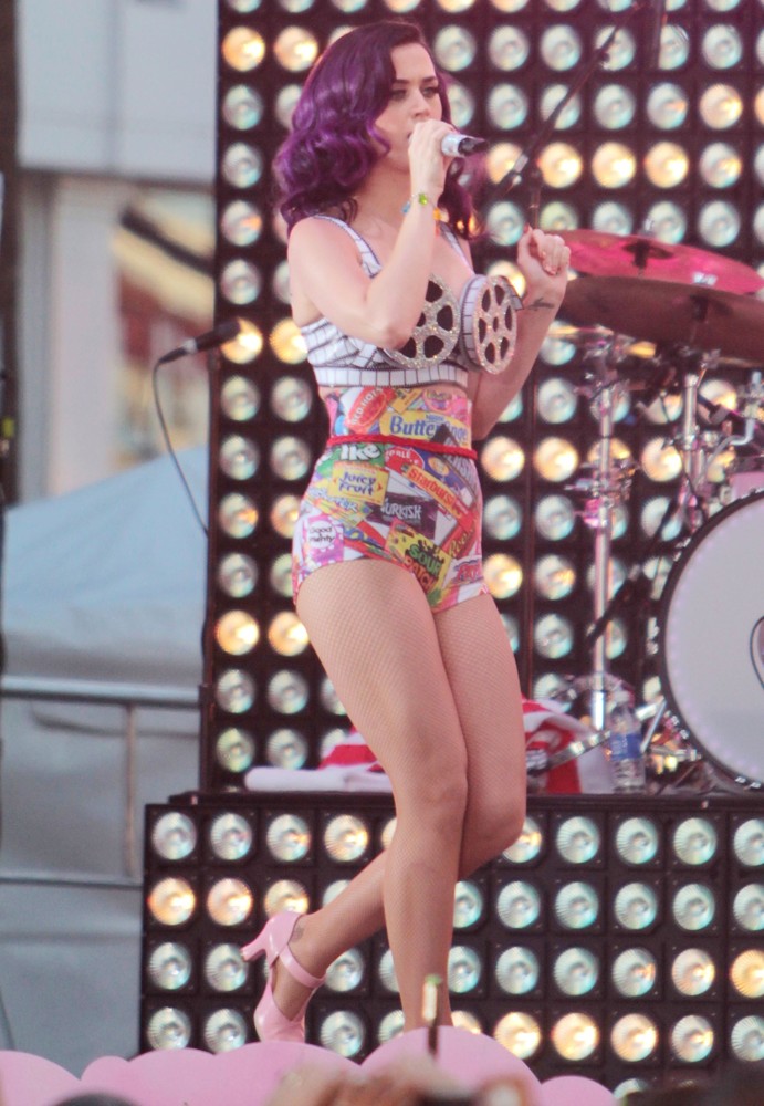 Katy Perry;<br>Katy Perry Performing Live on Hollywood Blvd Before The Premiere of Katy Perry: Part of Me