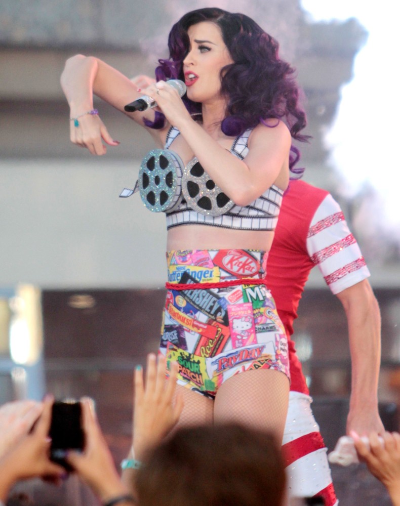 Katy Perry;<br>Katy Perry Performing Live on Hollywood Blvd Before The Premiere of Katy Perry: Part of Me