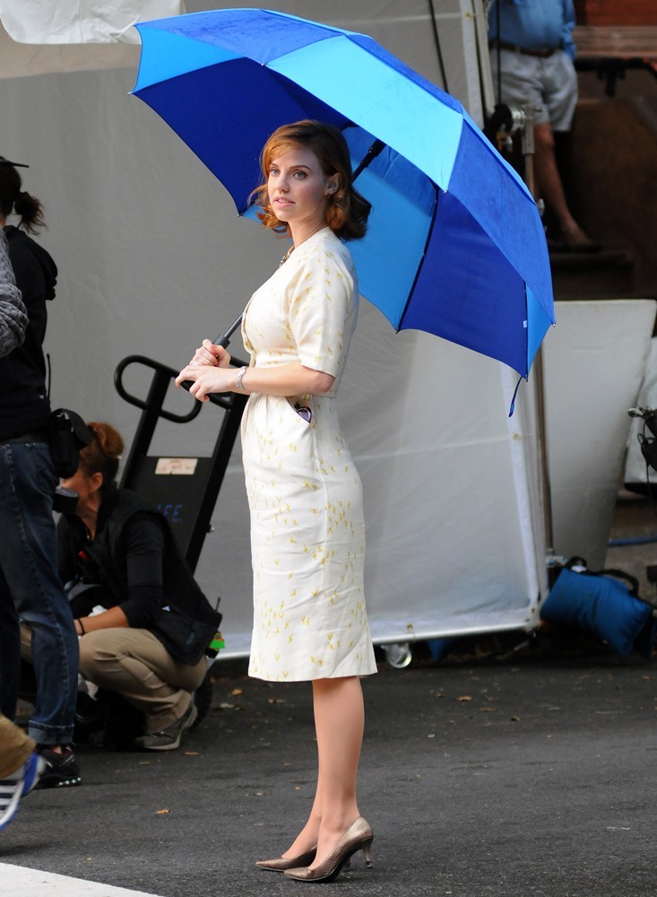 Kelli Garner;<br>Kelli Garner on The Set of Pan Am Filming on Location in Brooklyn