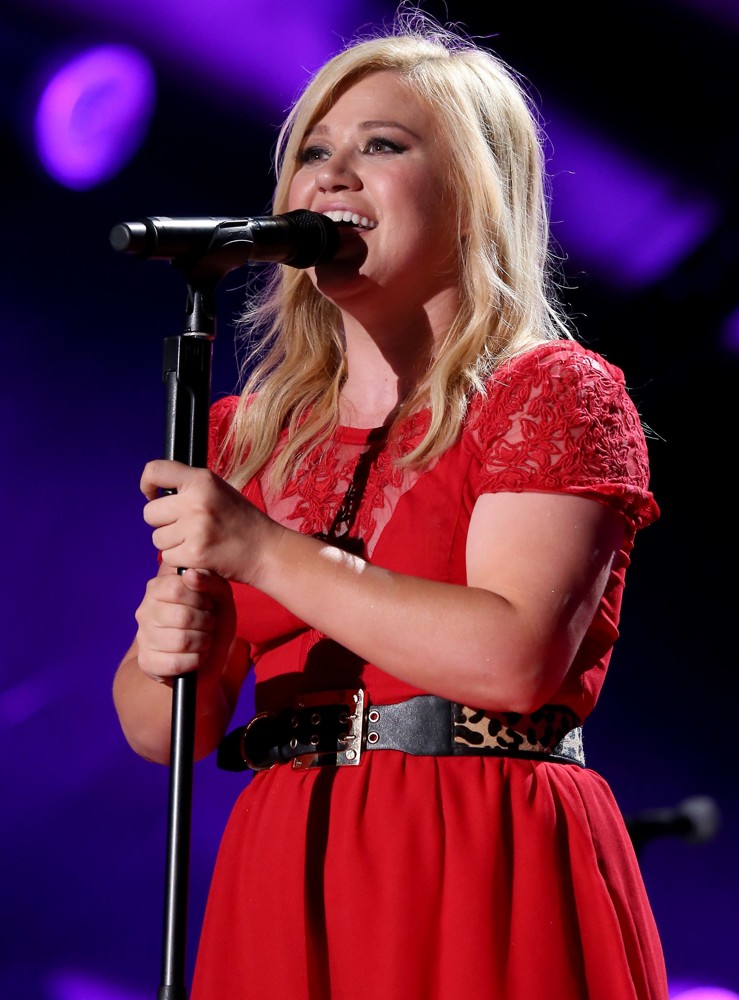Country Music: Kelly Clarkson Country Music