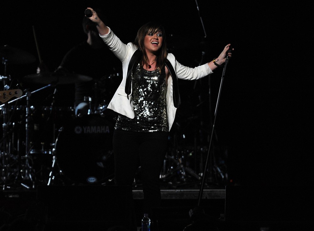 Kelly Clarkson;<br>The Y100 Jingle Ball 2011