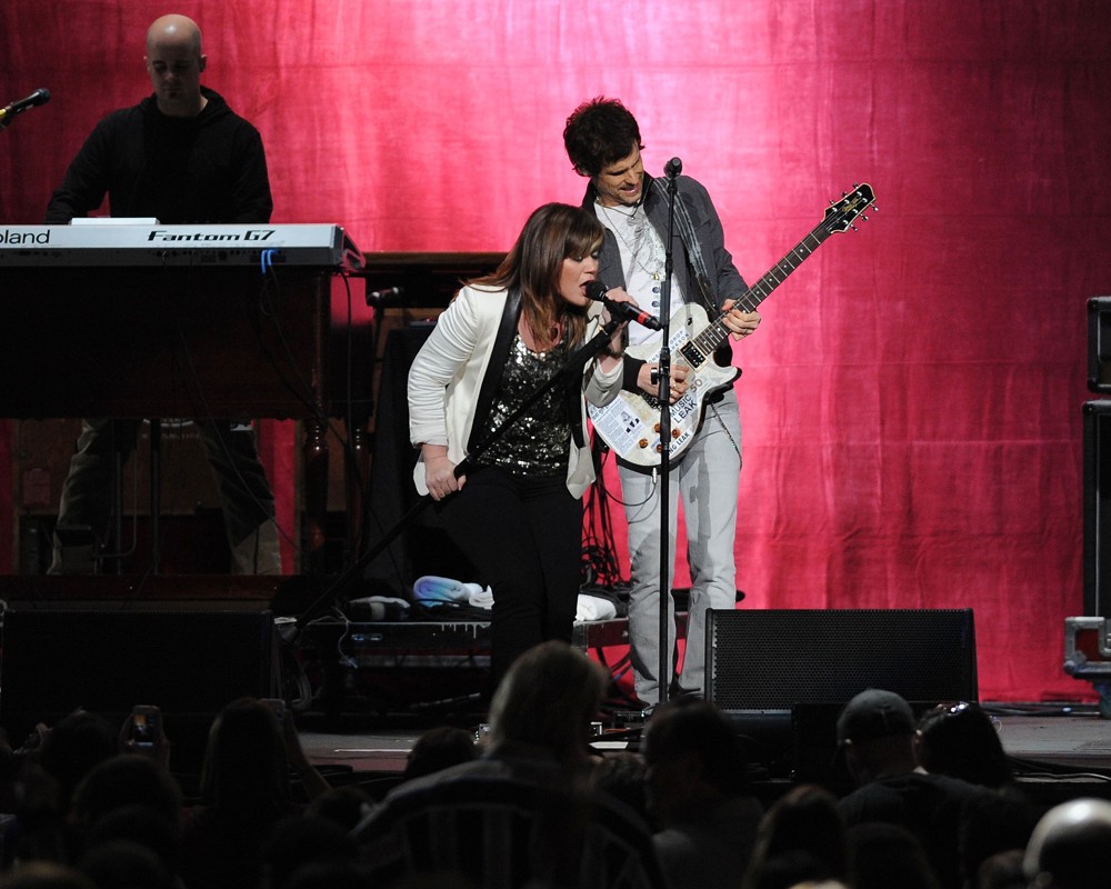 Kelly Clarkson;<br>The Y100 Jingle Ball 2011