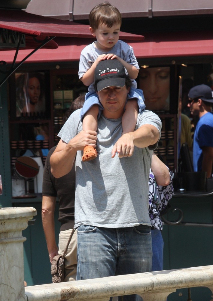 Ken Marino;<br>Ken Marino Out Shopping in Hollywood with His Family