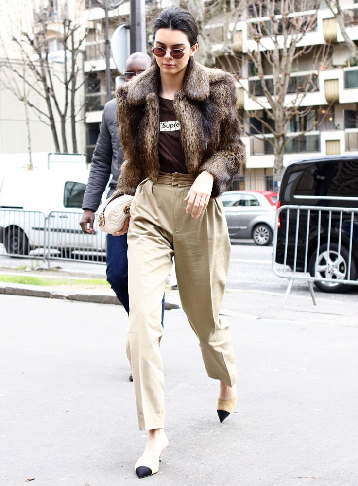 Kendall Jenner Arrives at Miu Miu Paris Fashion Week Show