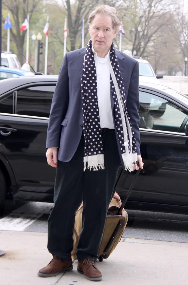 Kevin Kline;<br>Celebrities Arriving at Union Station to Catch The Acela Express