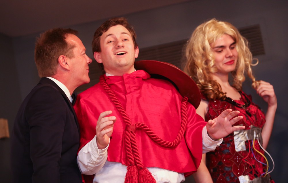 Kiefer Sutherland;<br>Kiefer Sutherland Accepts Award Harvard University's Hasty Pudding Theatricals 2013 Man of The Year