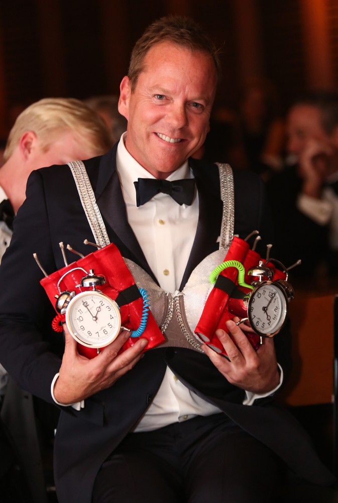 Kiefer Sutherland;<br>Kiefer Sutherland Accepts Award Harvard University's Hasty Pudding Theatricals 2013 Man of The Year