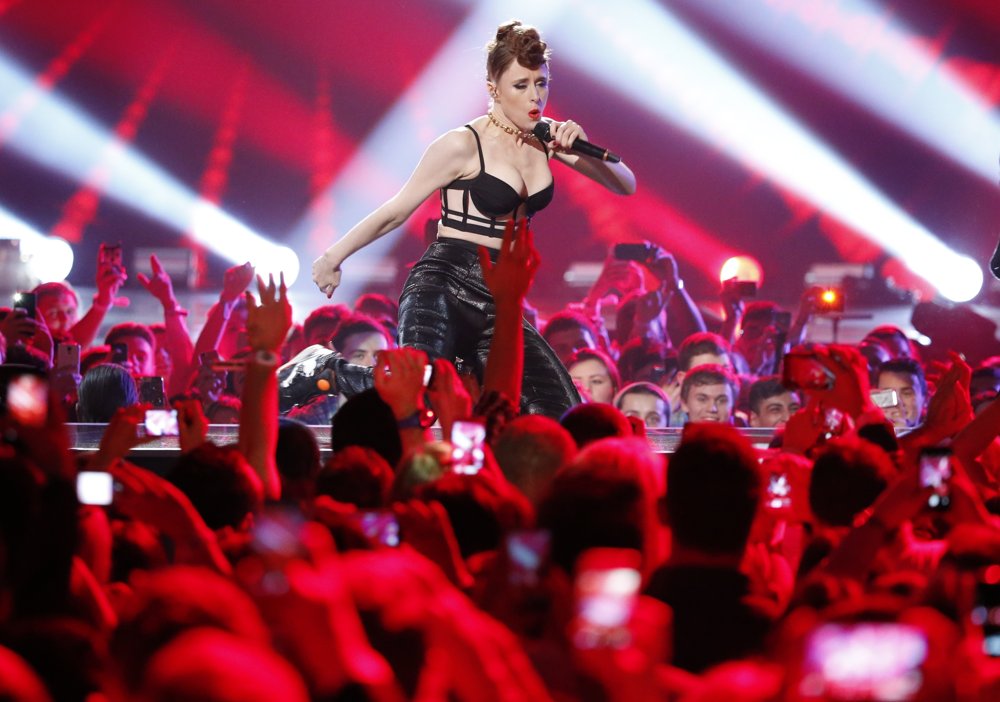 Kiesza;<br>MTV Europe Music Awards 2014 - Performances