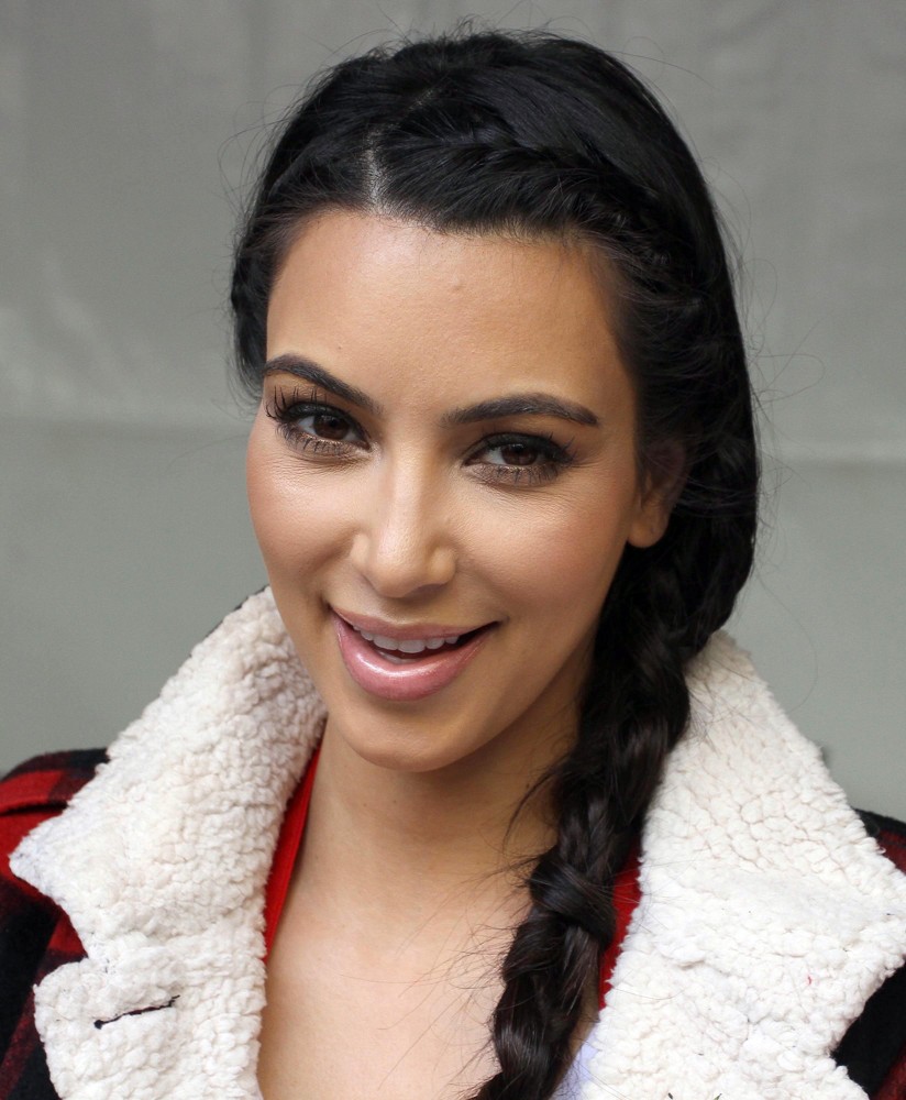 Kim Kardashian;<br>75th Anniversary of The Los Angeles Mission Serving Thanksgiving Dinner to The Homeless