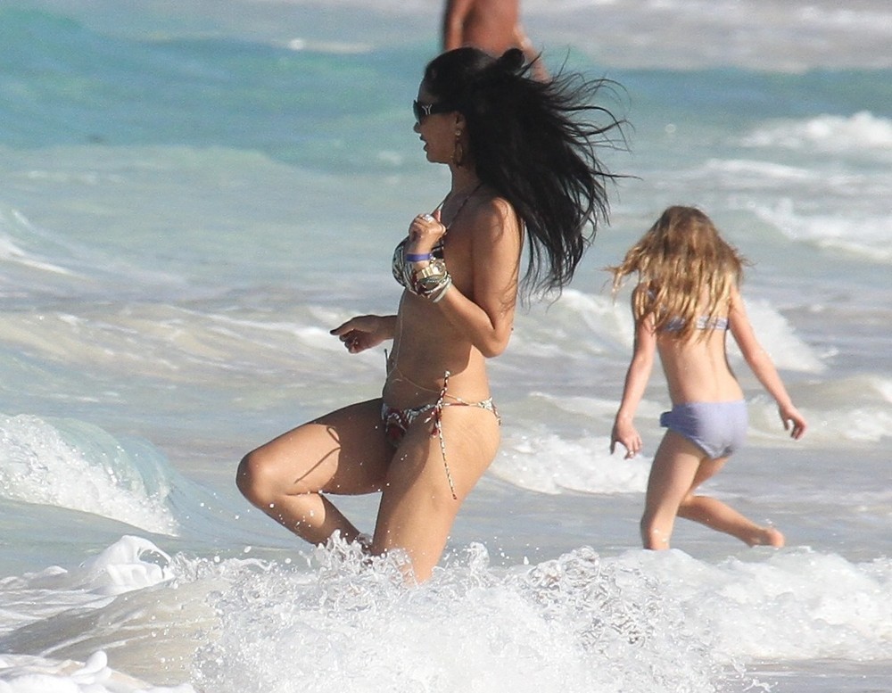 Kimora Lee Simmons;<br>Kimora Lee Simmons Winter Vacation in St Barts