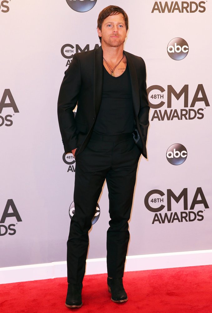 Kip Moore Pictures with High Quality Photos