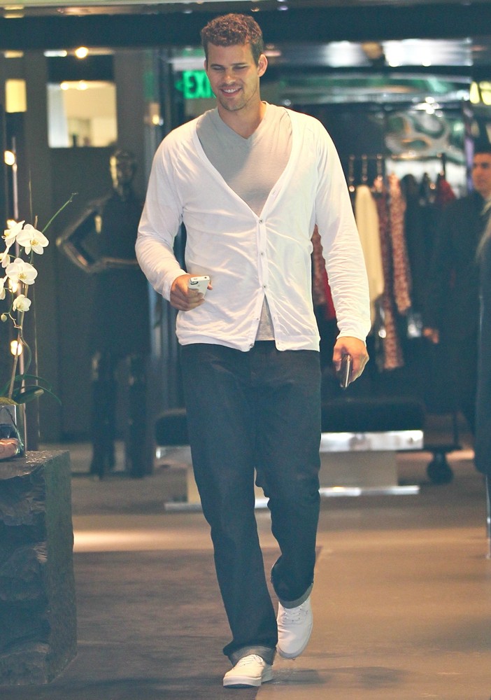 Kris Humphries;<br>Kris Humphries Does Some Wedding Shopping