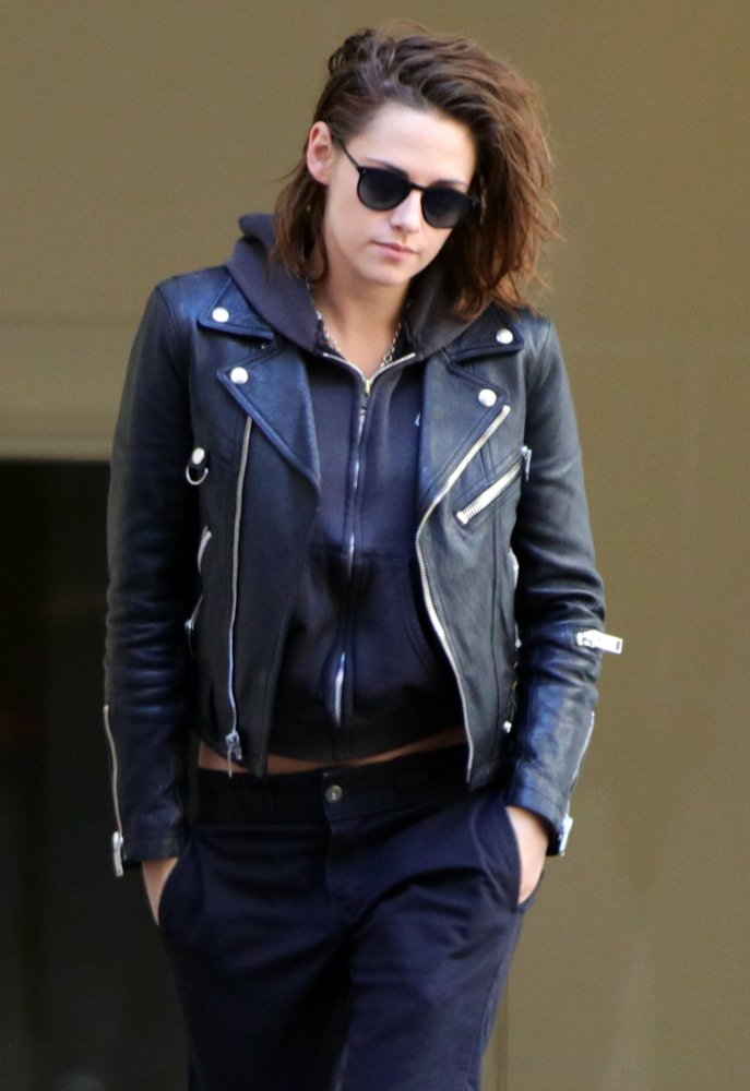 Kristen Stewart and Soko Seen Heading to A Dentist