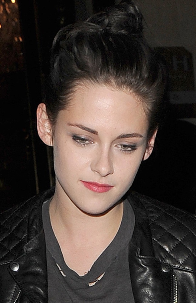 Kristen Stewart;<br>Kristen Stewart Leaving Her Hotel