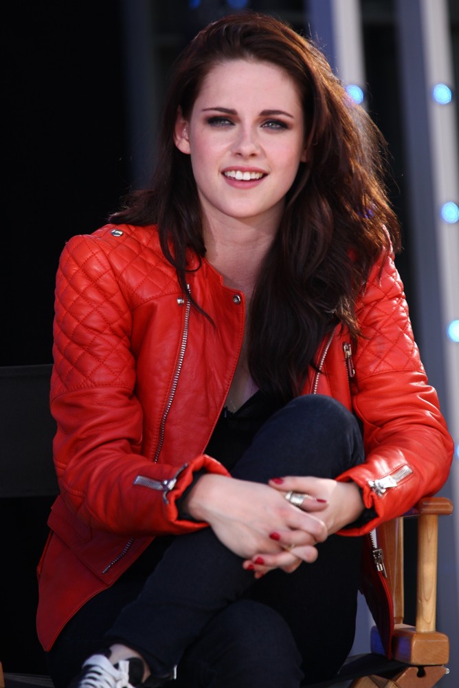 Kristen Stewart Picture 341 - 2012 MTV Movie Awards - Arrivals