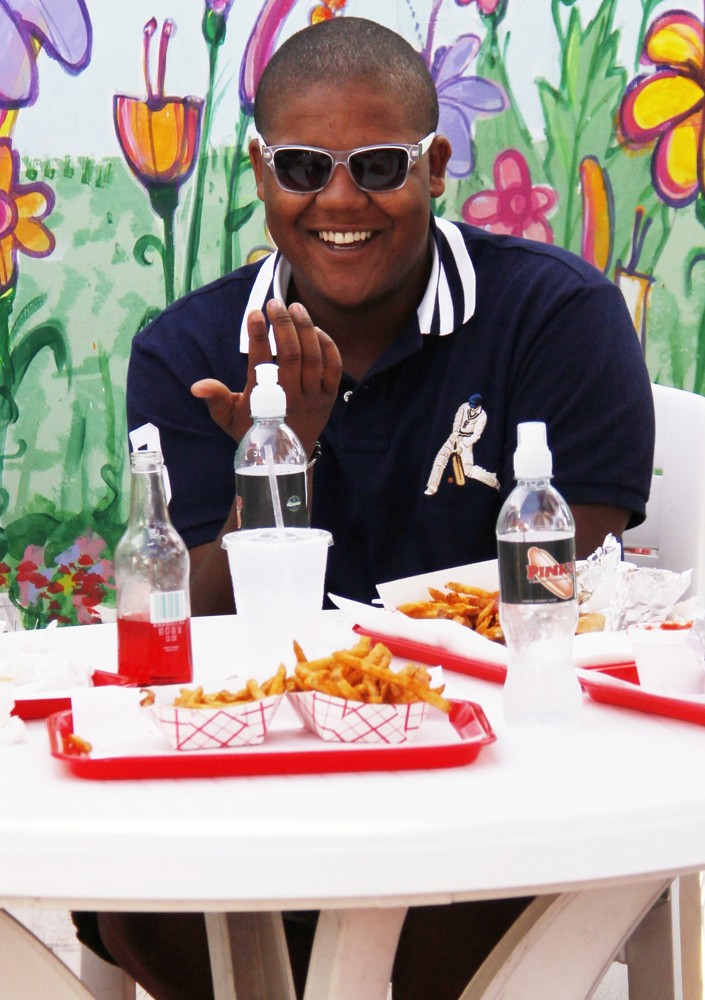 Kyle Massey;<br>Kyle Massey and Bristol Palin Enjoy Lunch with A Friend