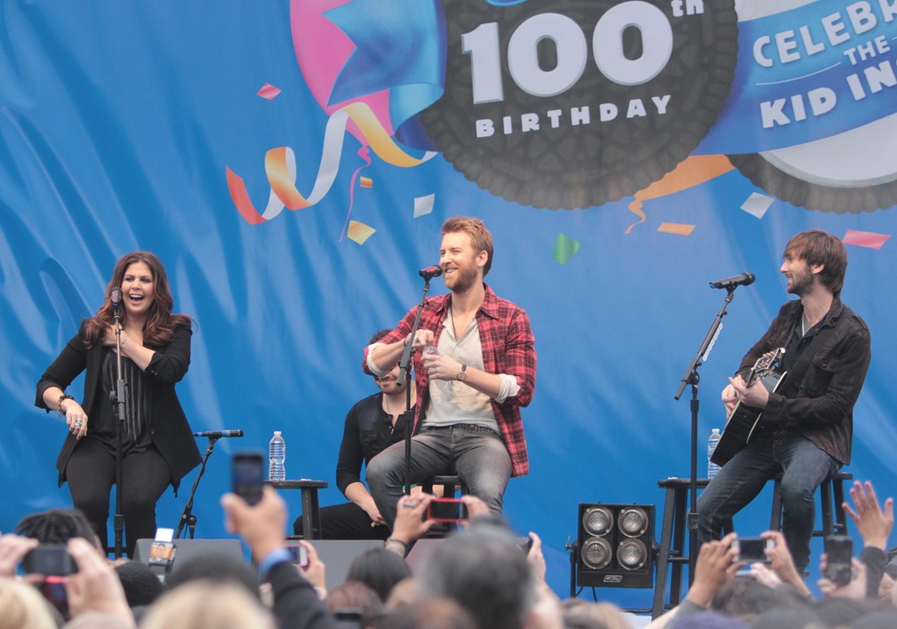 Lady Antebellum;<br>Lady Antebellum Perform to Celebrate The 100th Anniversary of Oreo Cookies