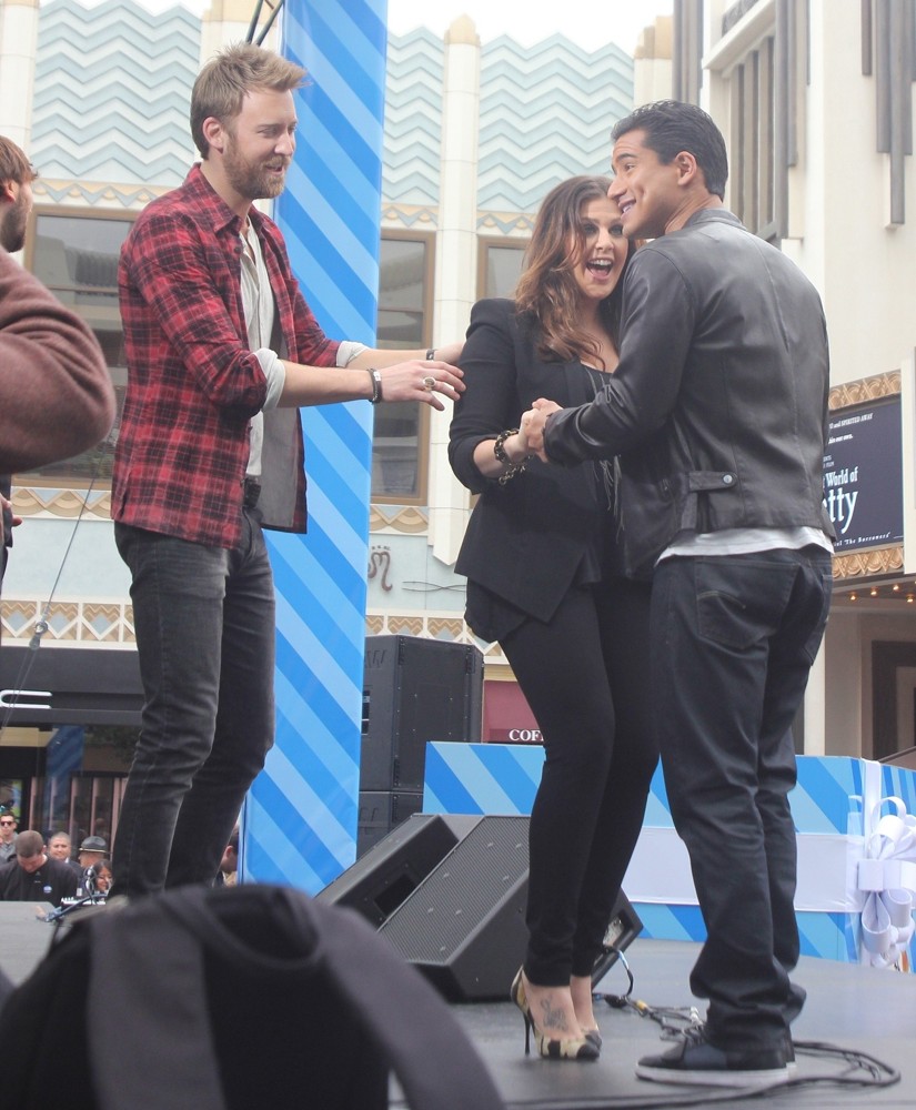 Charles Kelley;Hillary Scott;Lady Antebellum;<br>Lady Antebellum Perform to Celebrate The 100th Anniversary of Oreo Cookies