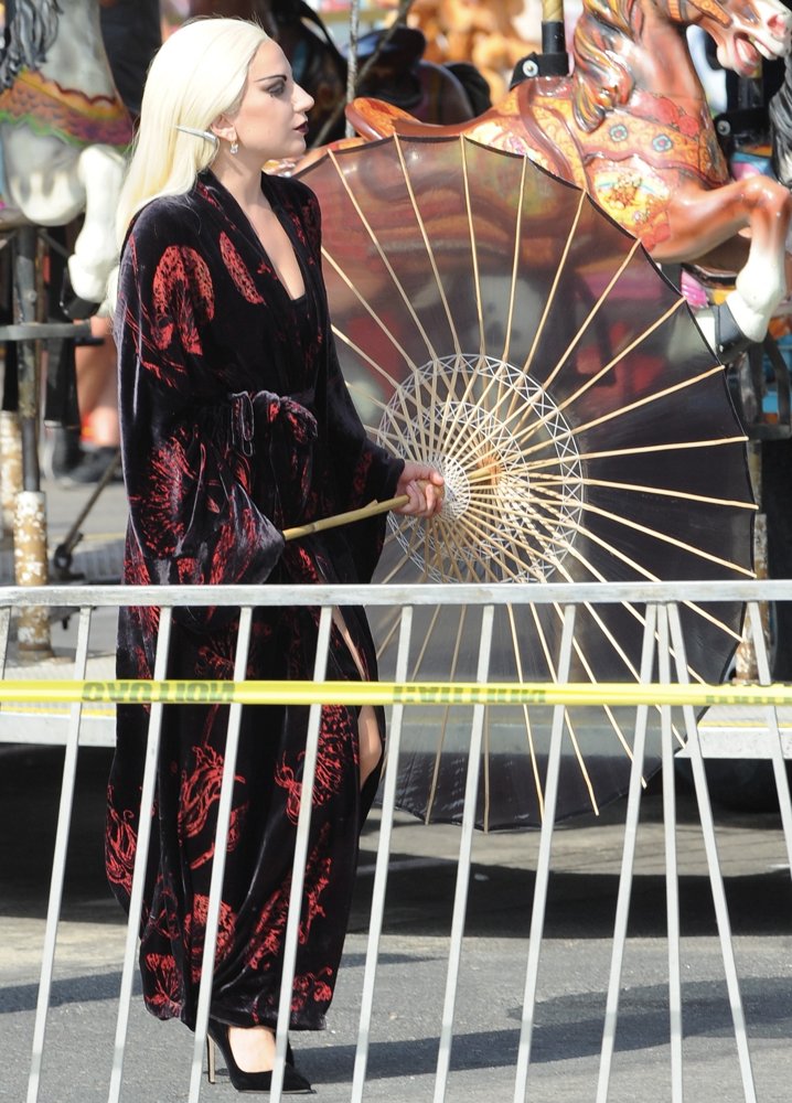 Lady GaGa;<br>Lady GaGa Dress in All Black for A Beach Carnival Scene American Horror Story: Hotel