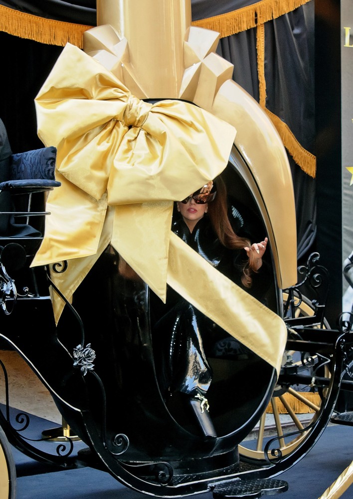 Lady GaGa;<br>Lady GaGa Arrives for Her Fame Fragrance Launch in A Horse-Drawn Carriage