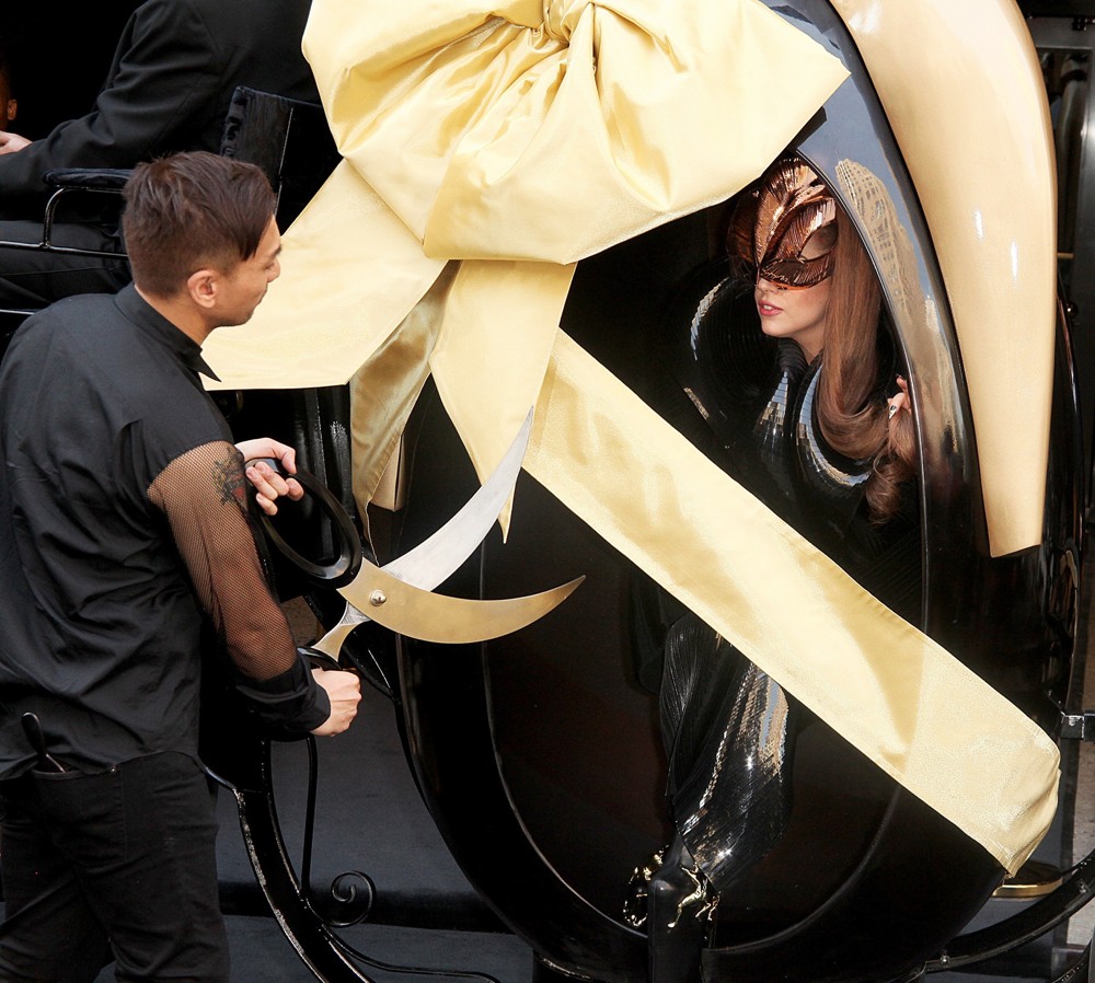 Lady GaGa;<br>Lady GaGa Arrives for Her Fame Fragrance Launch in A Horse-Drawn Carriage