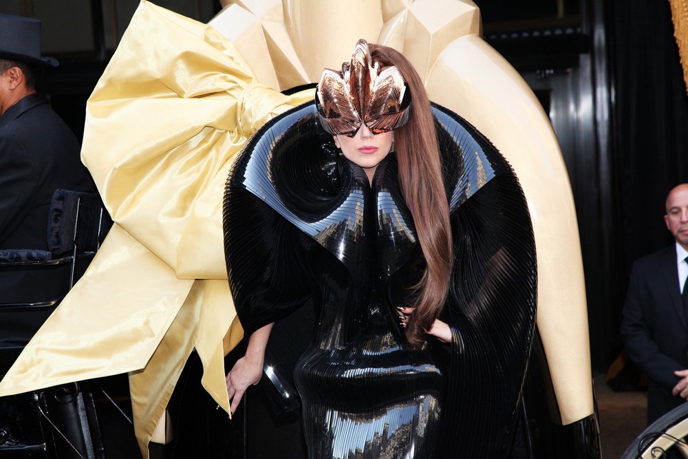 Lady GaGa;<br>Lady GaGa Arrives for Her Fame Fragrance Launch in A Horse-Drawn Carriage