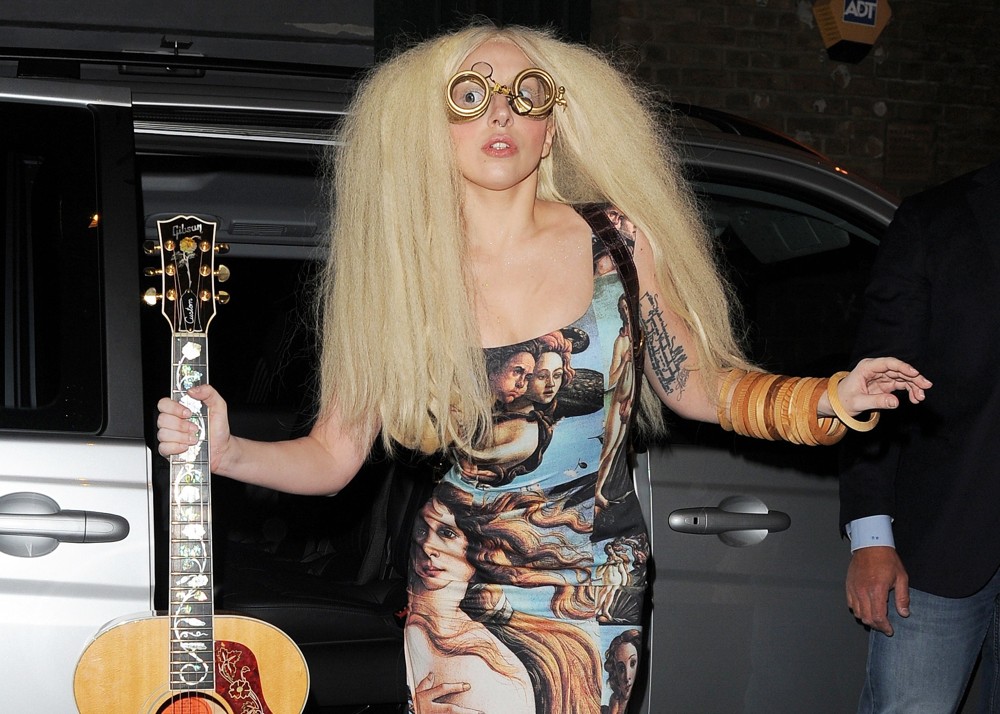 Lady GaGa Leaves Her Hotel