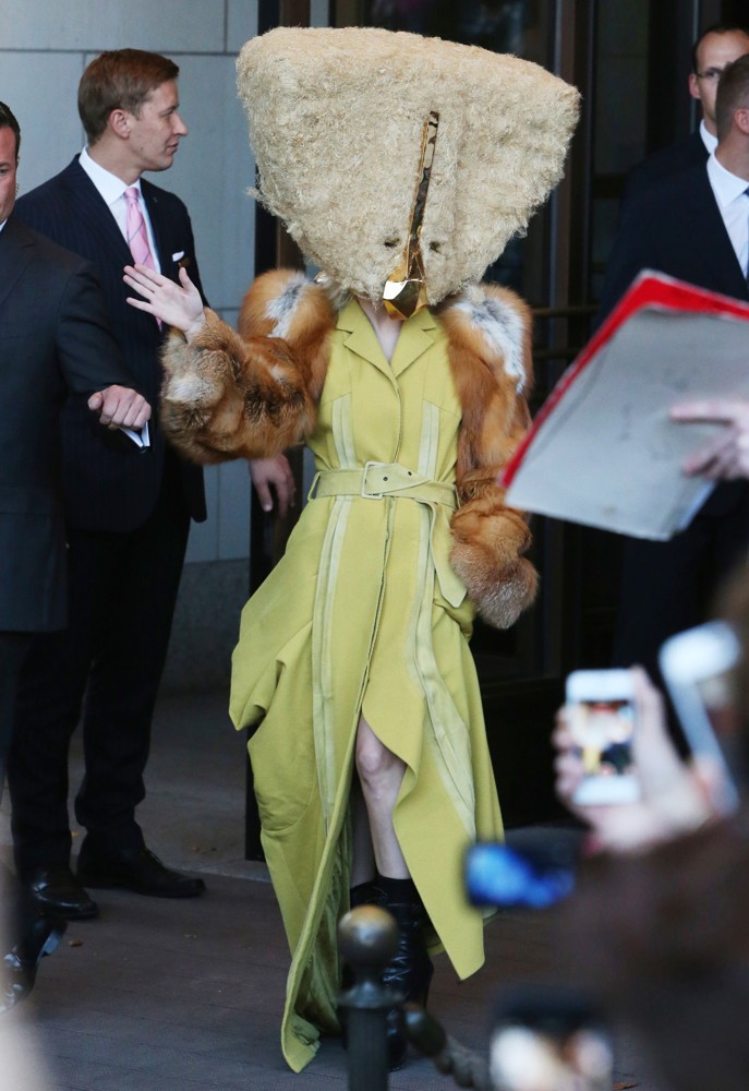 Lady GaGa;<br>Lady GaGa Leaving Ritz Carlton Hotel Wearing A Funny Hat