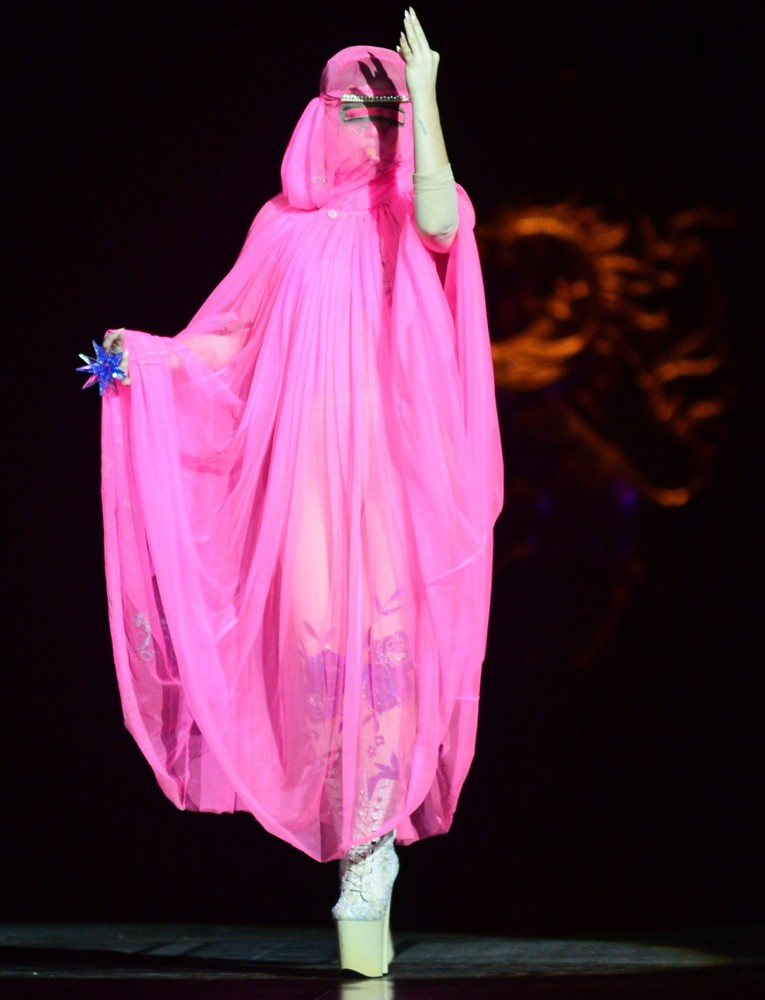 Lady GaGa;<br>London Fashion Week Spring-Summer 2013 - Philip Treacy - Front Row