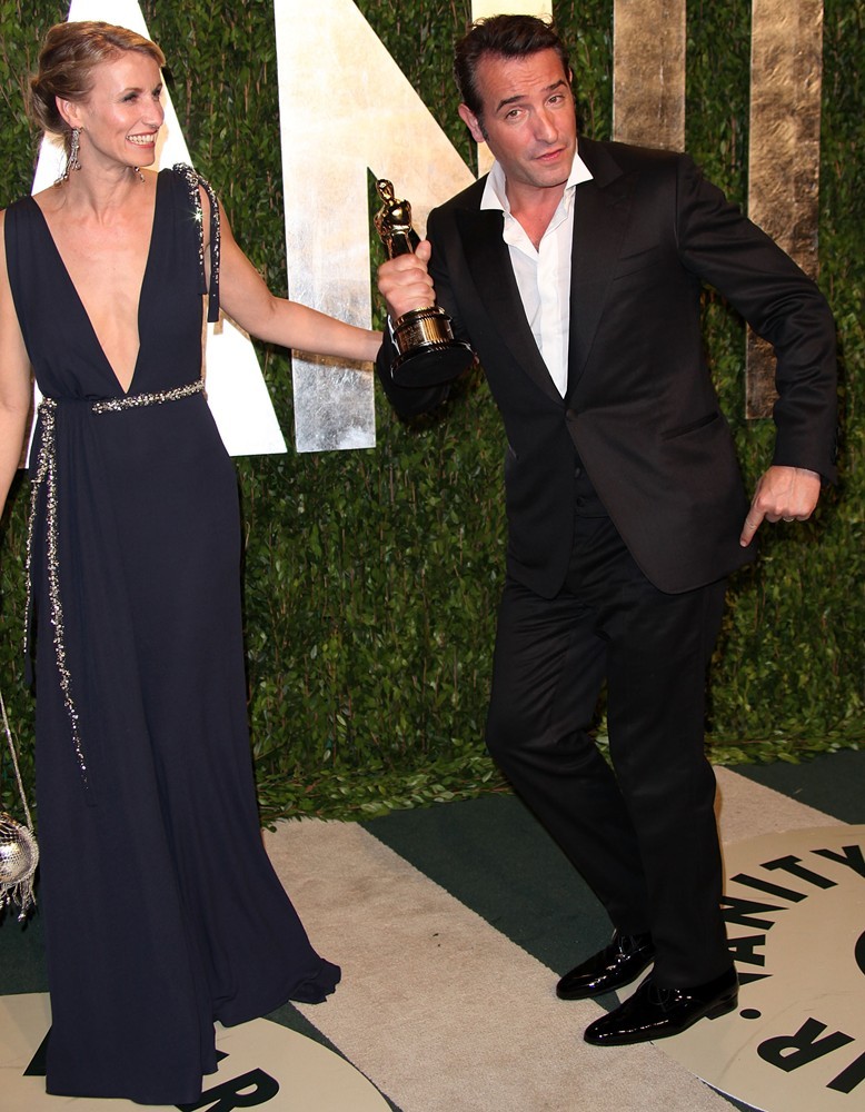 Alexandra Lamy;Jean Dujardin;<br>2012 Vanity Fair Oscar Party - Arrivals