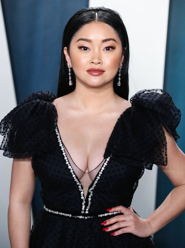 Lana Condor Displays Her Tits At The Vanity Fair Oscar Party Photos